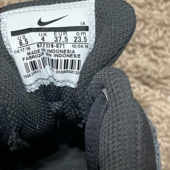 Running shoes - Picture 3 of 6